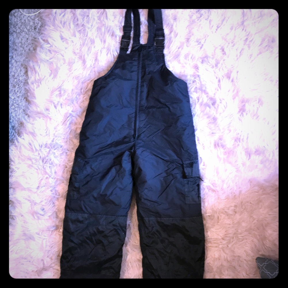 ⛄️Boys navy blue size large cargo snow suit/bib❄️